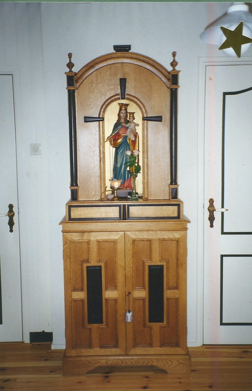 Op maat gemaakte Maria-altaar